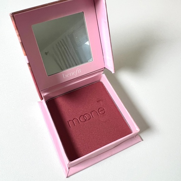 Benefit Cosmetics Moone Blush. - Picture 2 of 3